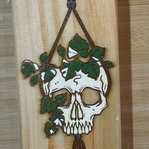Rustic Skull and Leaf Wall Hanging